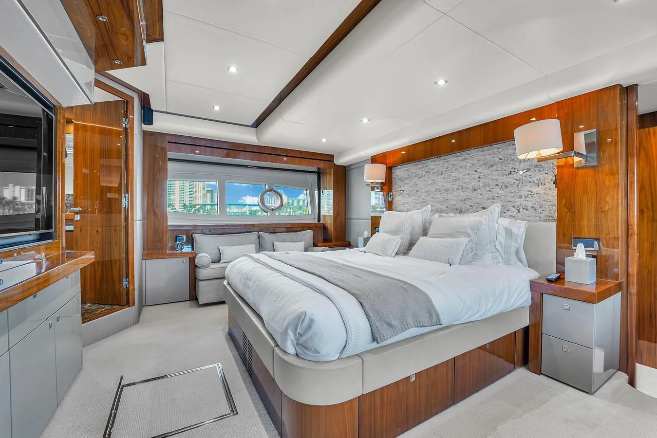 a room with two beds aboard 92' SUNSEEKER 2016 Yacht for Sale