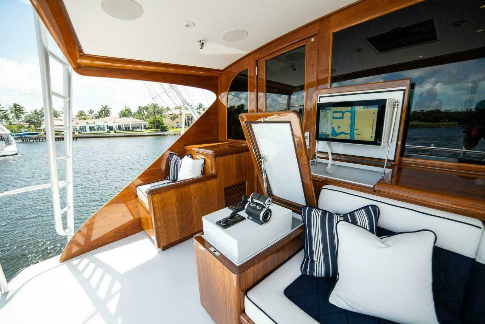 inside of a boat aboard III AMIGOS Yacht for Sale