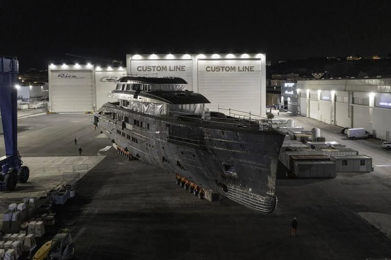 a large metal object outside aboard AMOR À VIDA Yacht for Sale