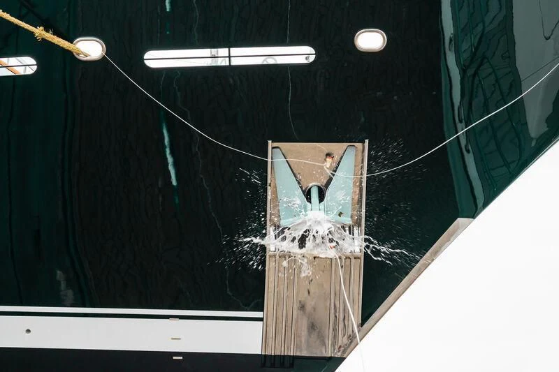 website aboard EMERALD Yacht for Charter