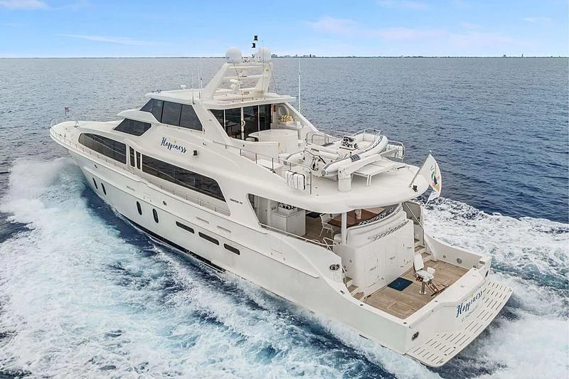 a white yacht on the water aboard LEMONADE Yacht for Sale