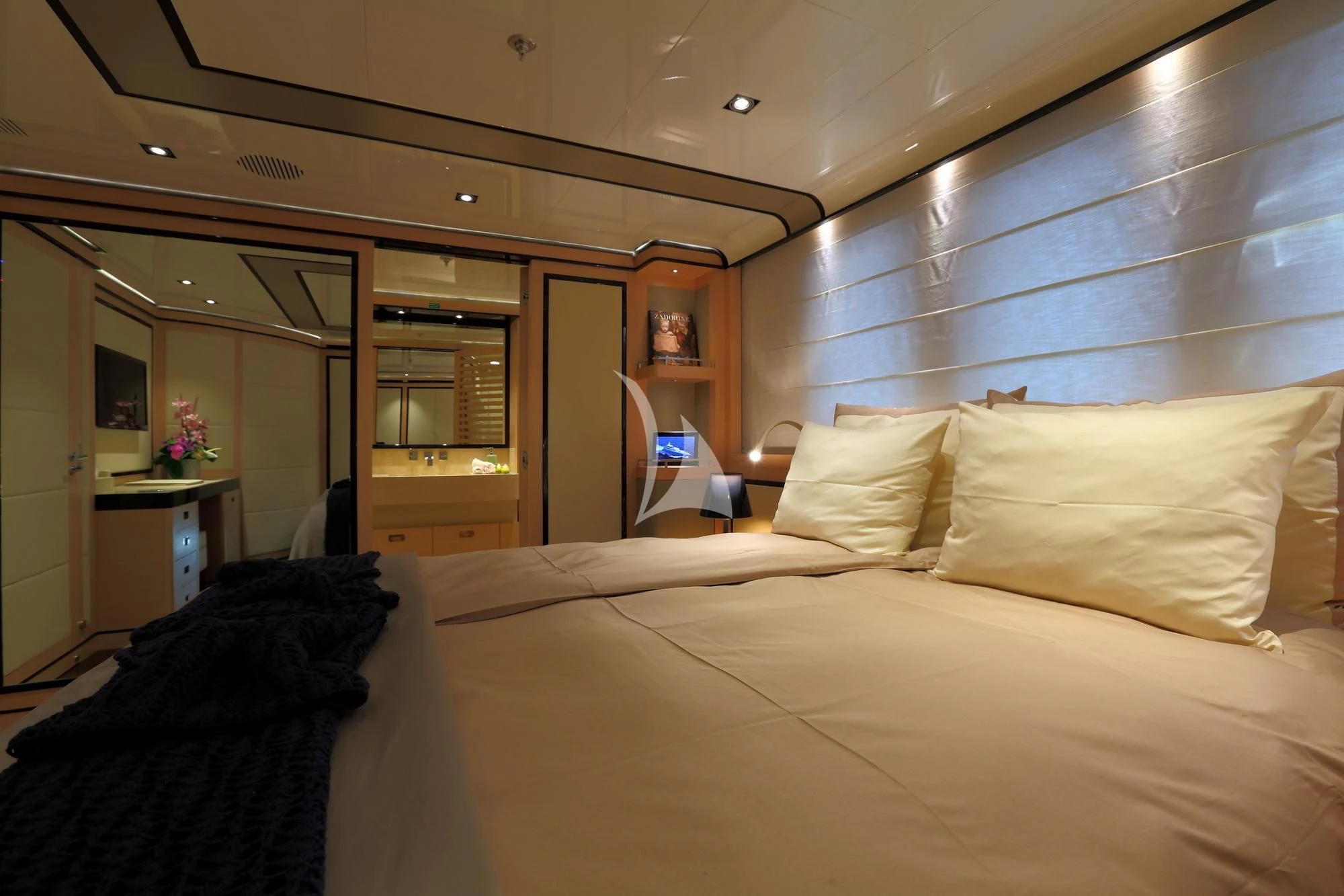 a hotel room with a bed aboard 2 LADIES Yacht for Sale