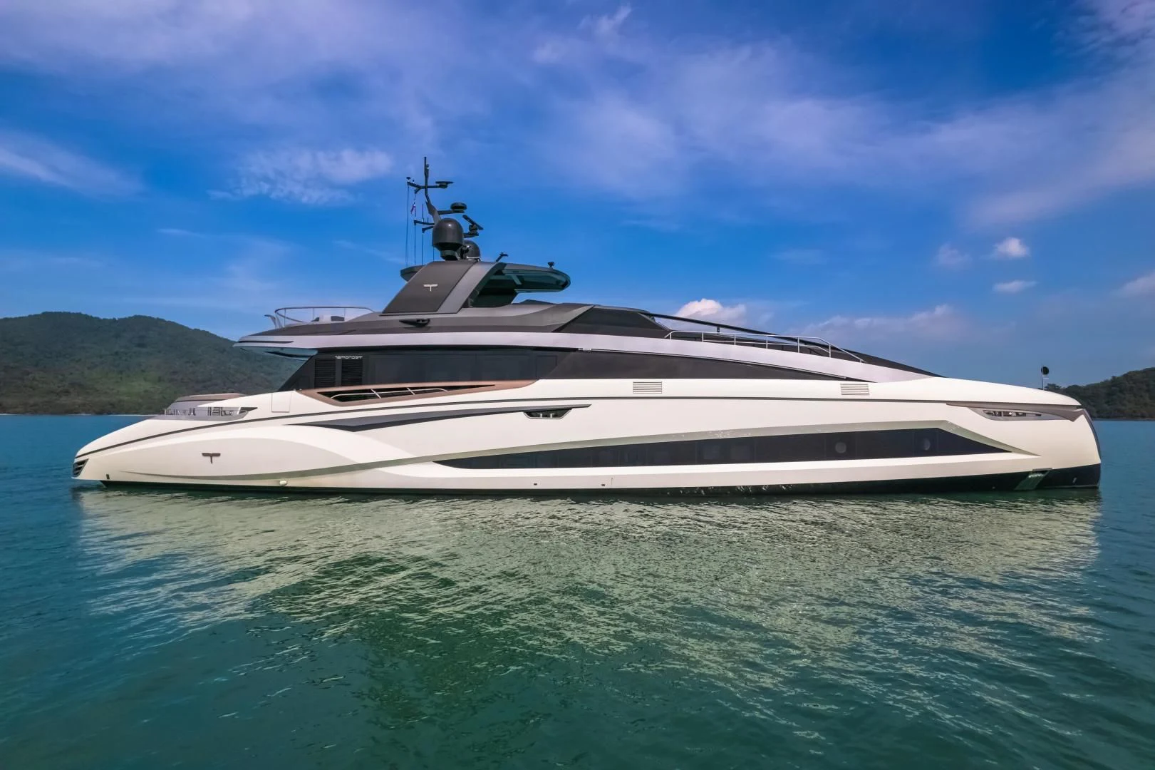 a white yacht in the water aboard LA VIE Yacht for Sale