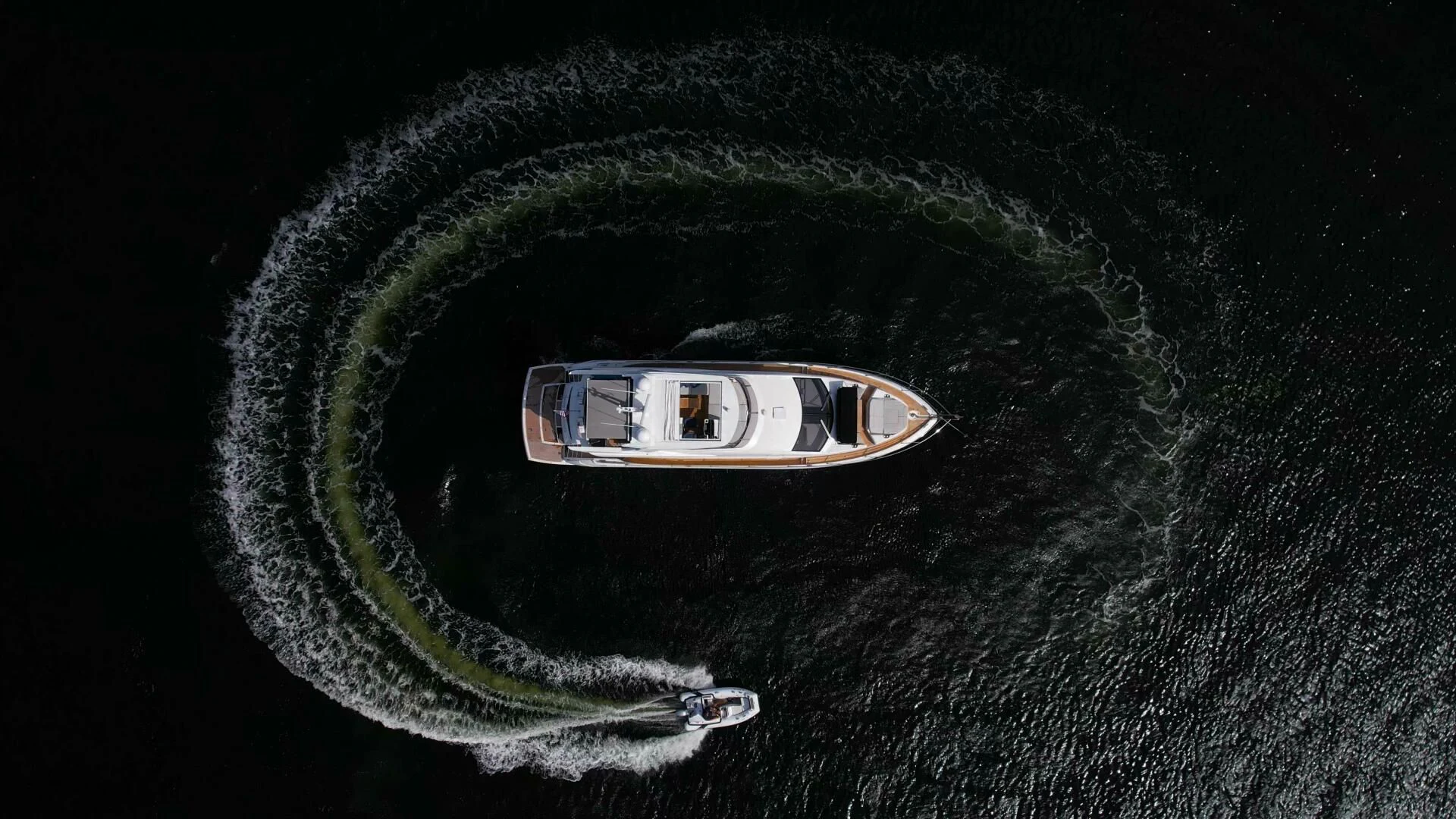 a high angle view of a boat aboard LAGO PARADISE Yacht for Sale