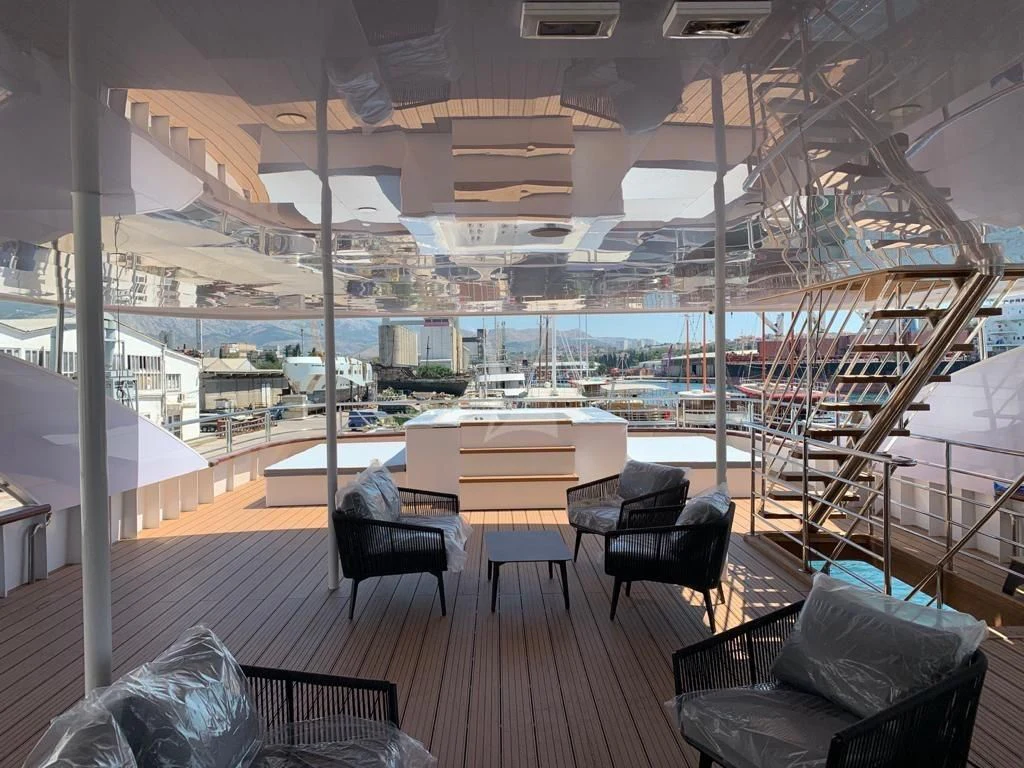 a room with a view of the city aboard LADY ELEGANZA Yacht for Sale