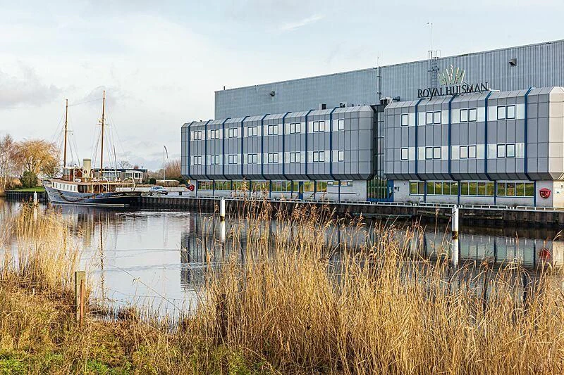 a train on a railway track aboard ATLANTIDE Yacht for Sale