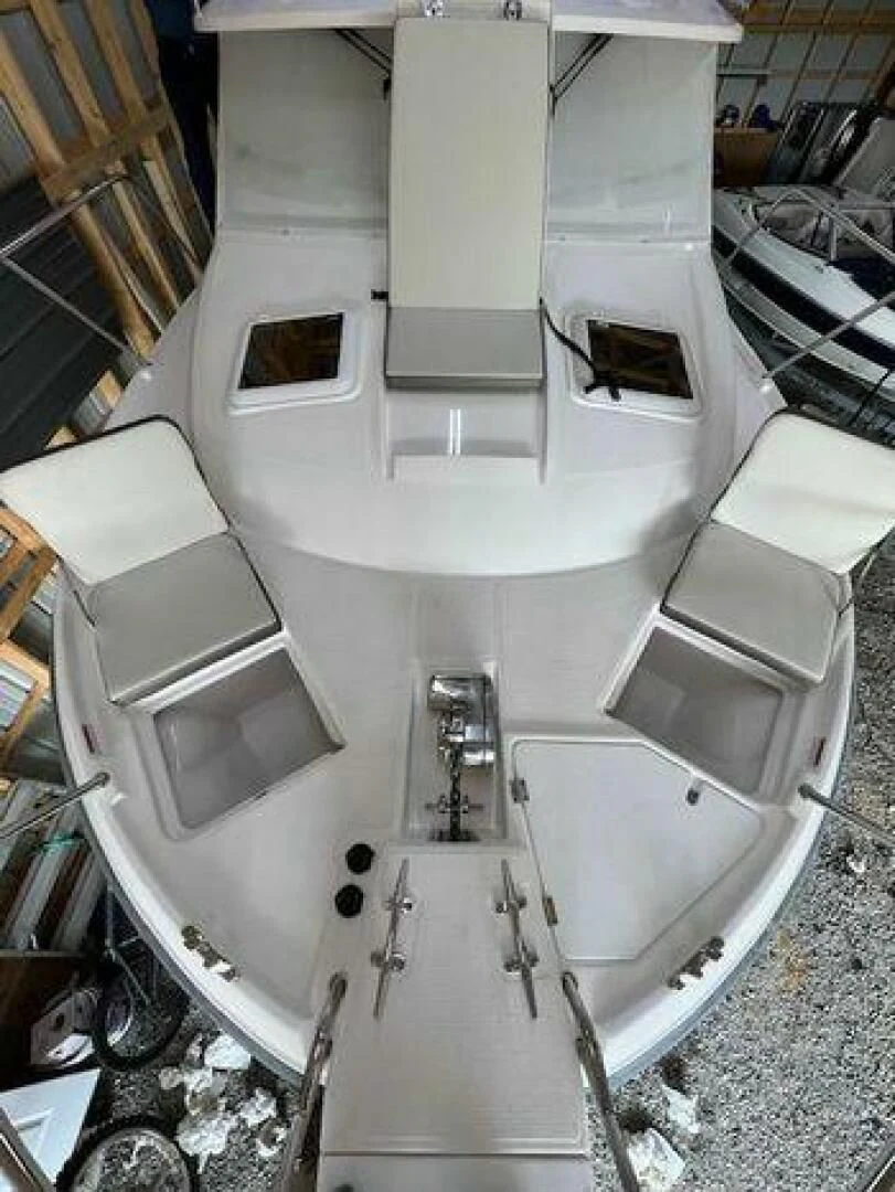 a large bathroom with a tub aboard SKYCHASER Yacht for Sale