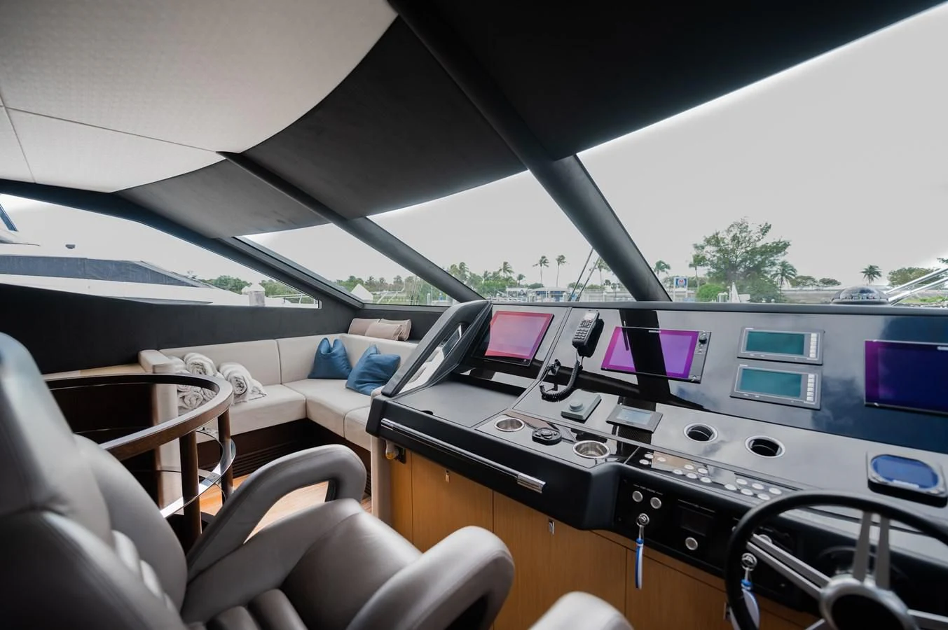 inside of a plane aboard SUNSEEKER 75 YACHT Yacht for Sale