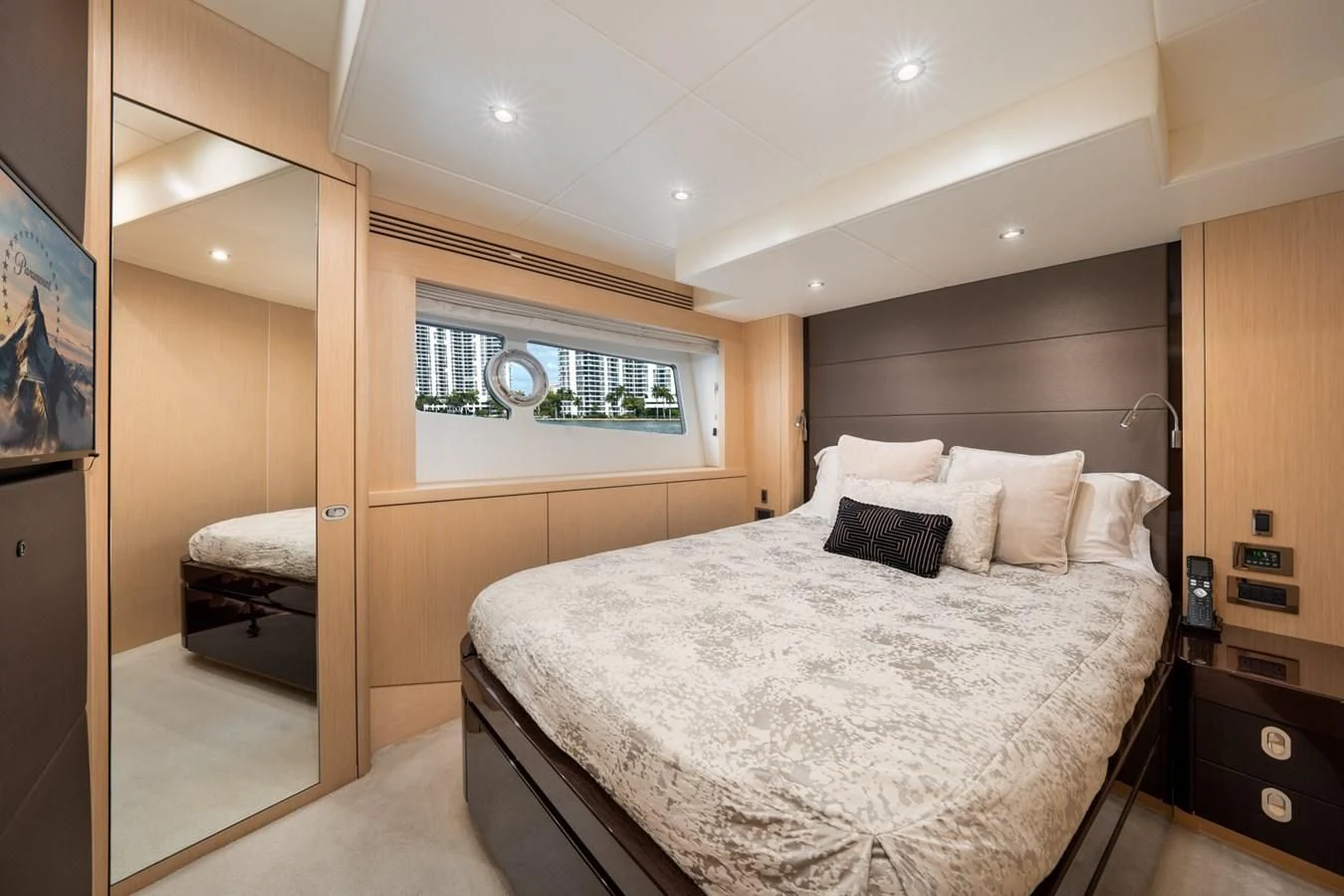 a bedroom with a large bed aboard SUNSEEKER 75 YACHT Yacht for Sale