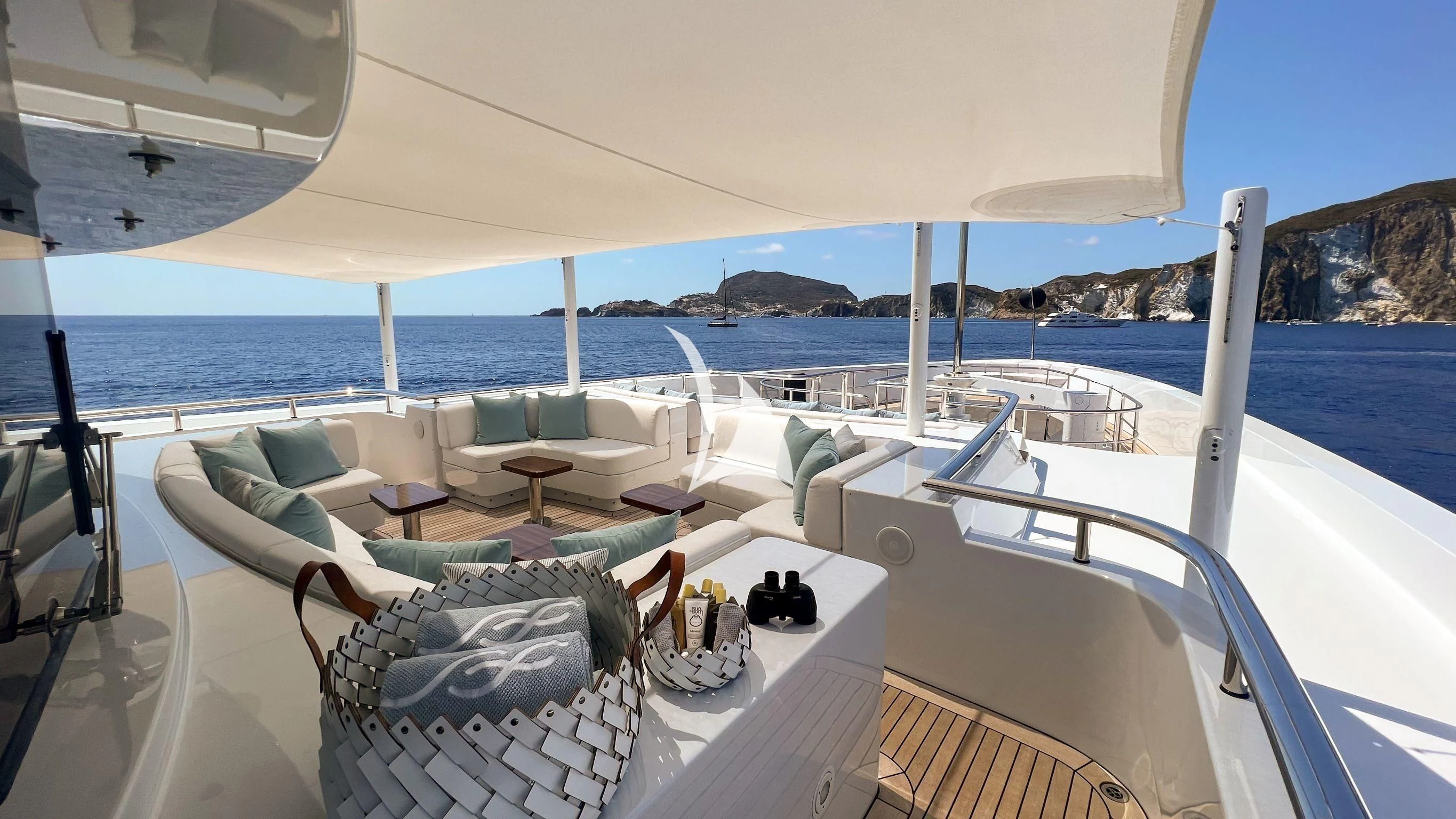 a lounge area on a boat aboard SCOTT FREE Yacht for Charter