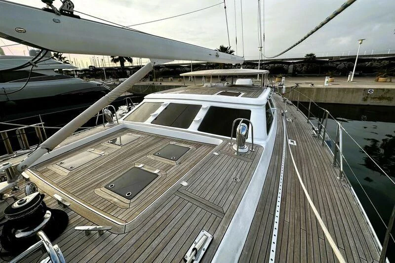 a train on a track aboard SONGBIRD OF LONDON Yacht for Sale