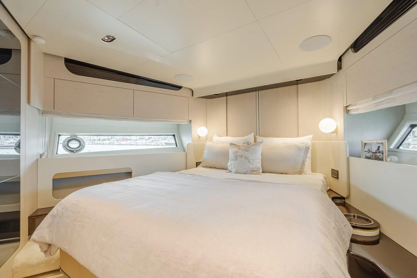 a bed in a room aboard AZIMUT 25 METRI GRANDE Yacht for Sale