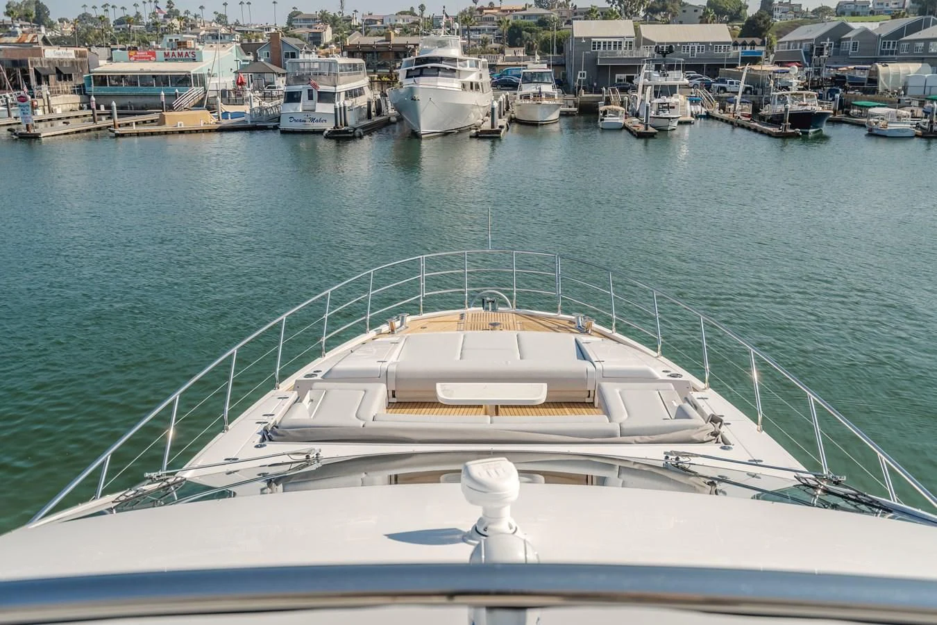 a boat in the water aboard AZIMUT 25 METRI GRANDE Yacht for Sale