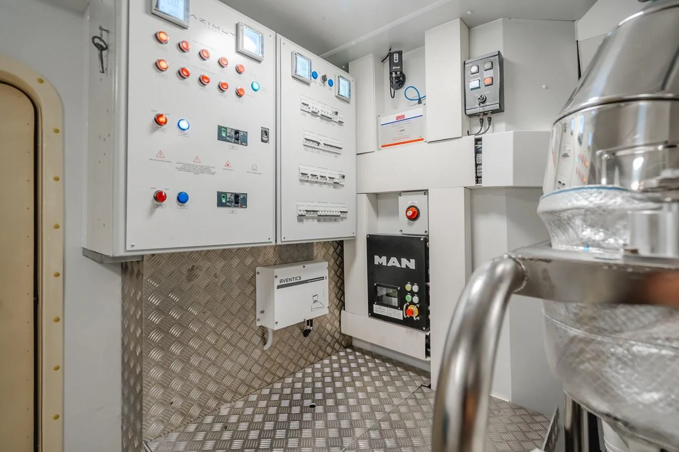 a machine with buttons and switches aboard AZIMUT 25 METRI GRANDE Yacht for Sale