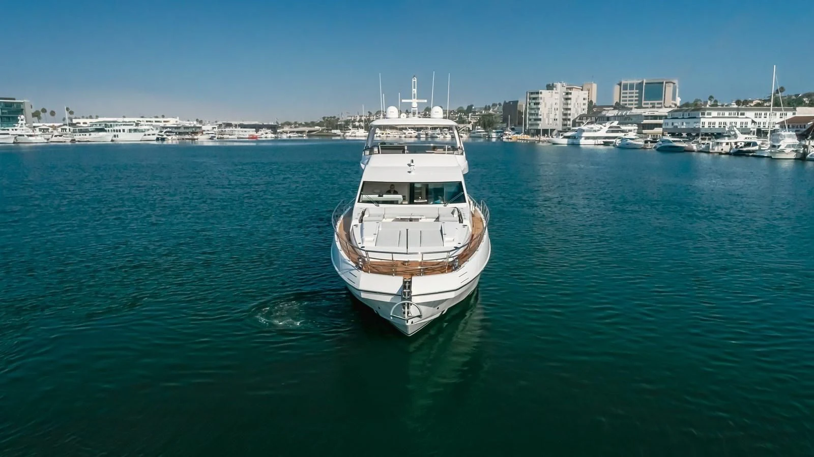 a boat in the water aboard AZIMUT 25 METRI GRANDE Yacht for Sale