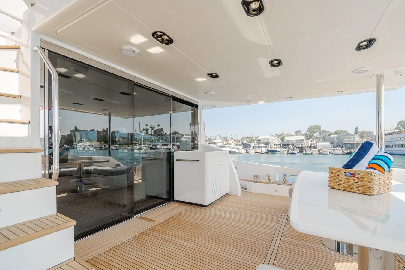 a room with a view of the city and the ocean aboard AZIMUT 25 METRI GRANDE Yacht for Sale