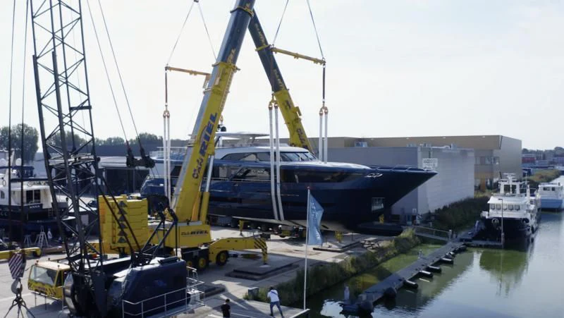 a crane on a ship aboard BLUE JEANS Yacht for Sale