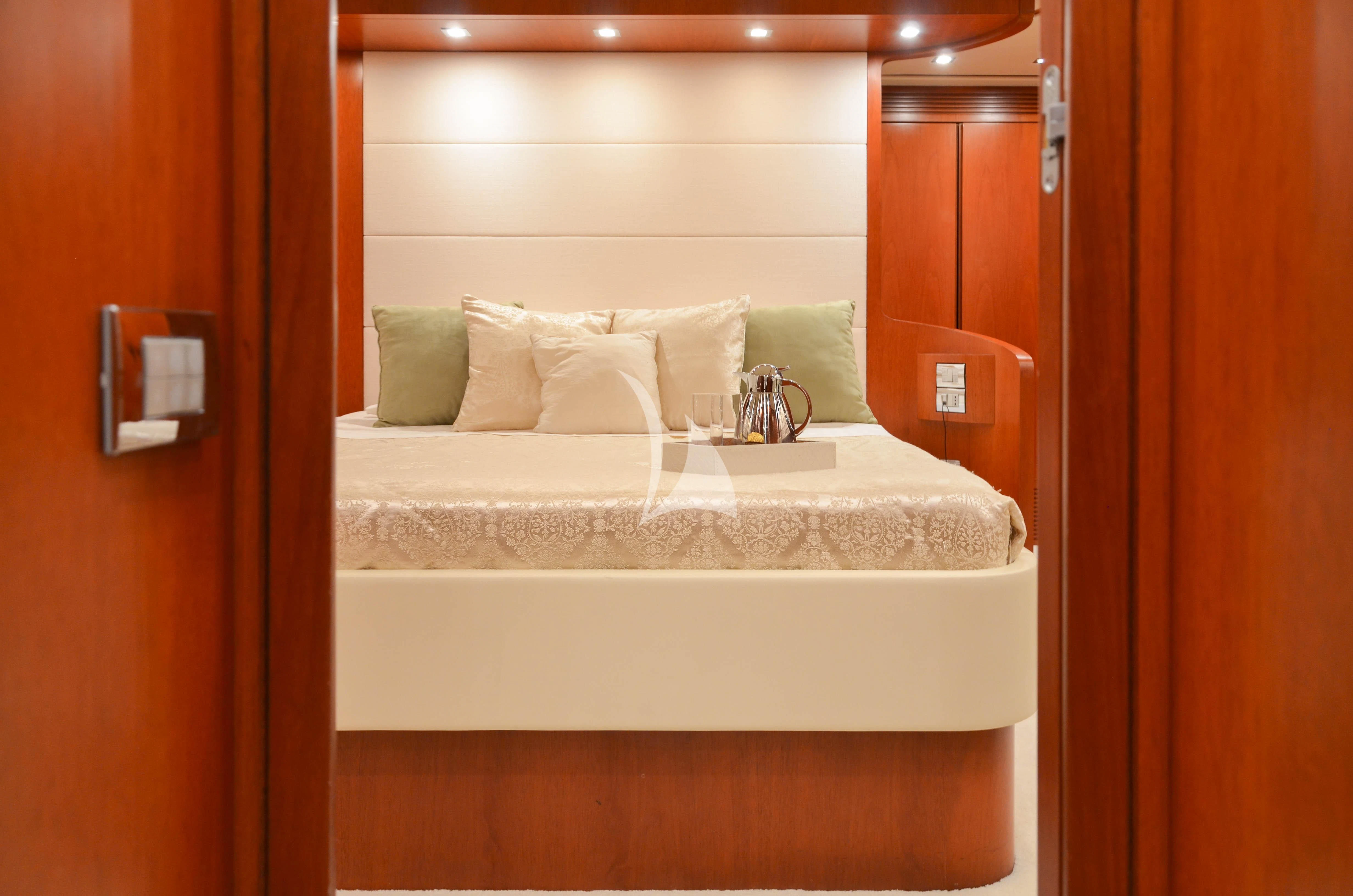 a bed with a white bathtub aboard BIANCA Yacht for Sale
