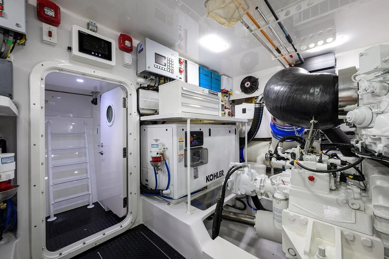 a room with a machine aboard FORTY NINER Yacht for Sale