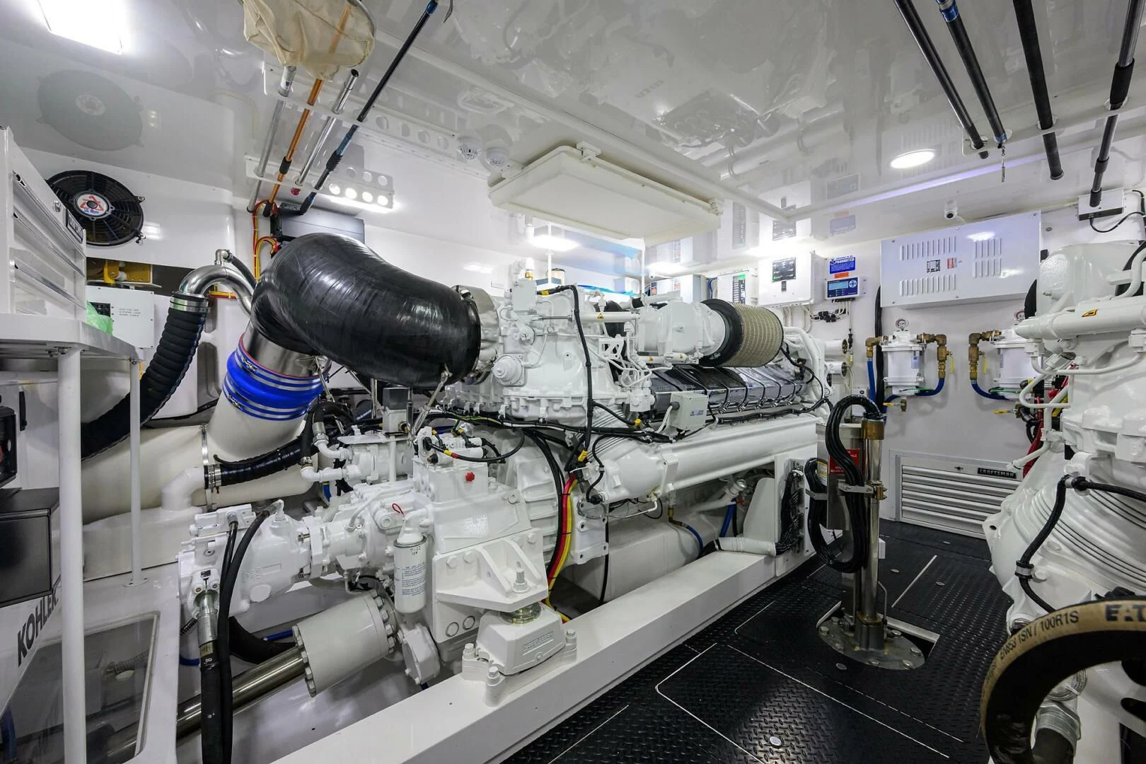 a machine with a large metal pipe aboard FORTY NINER Yacht for Sale