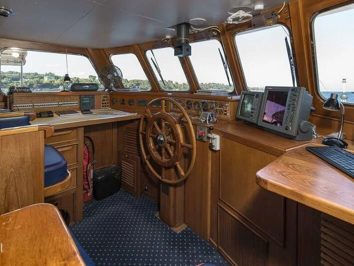 inside of a boat aboard FIVE ANGELS Yacht for Sale