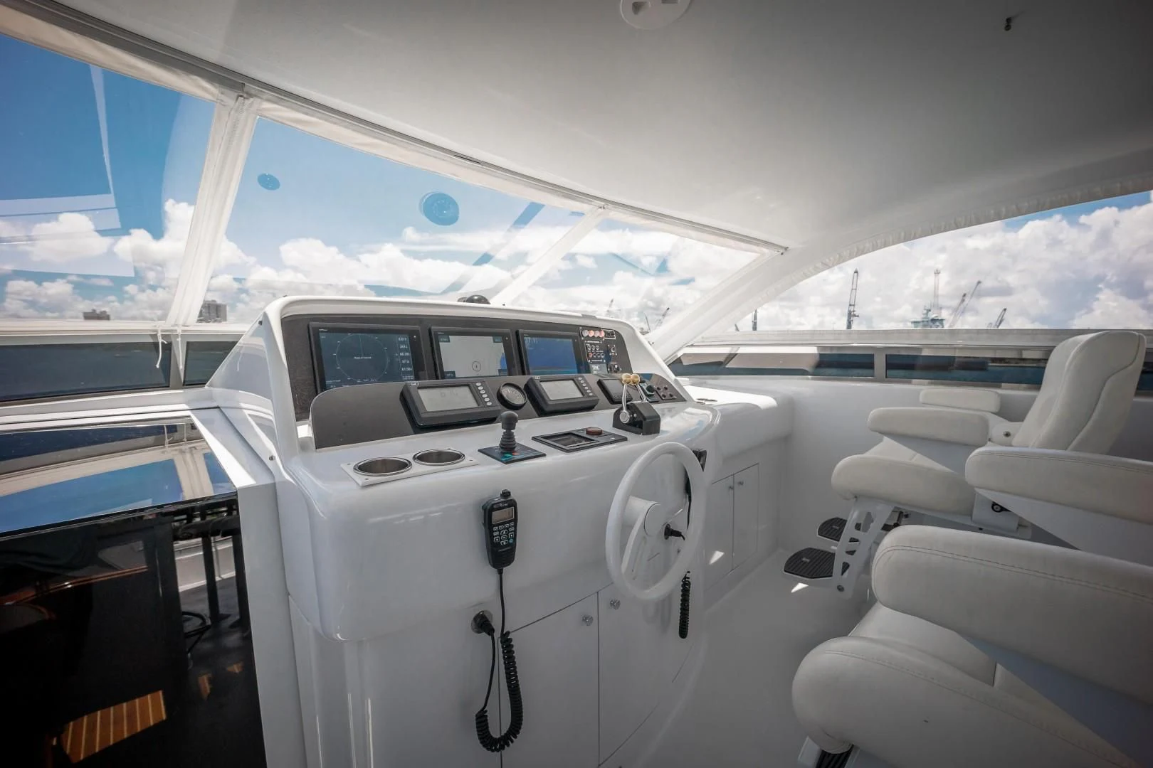 inside of a plane aboard CENTER RING Yacht for Sale