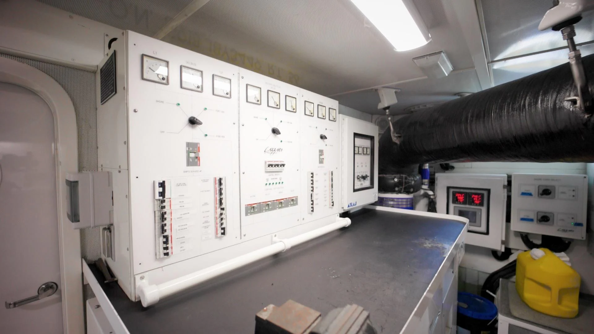 a white machine with buttons aboard CENTER RING Yacht for Sale