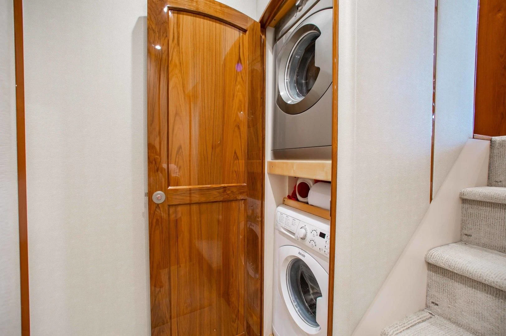 a door and a washer aboard BIMINI BABE Yacht for Sale