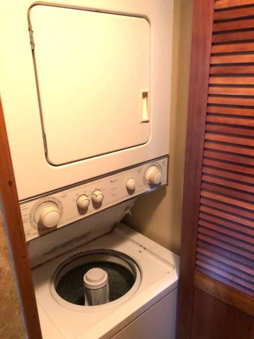 a washing machine with a washer aboard PRIME TIME Yacht for Sale