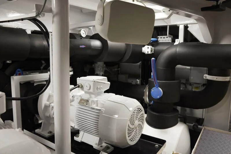 a machine with a blue tube aboard OBSIDIAN Yacht for Sale