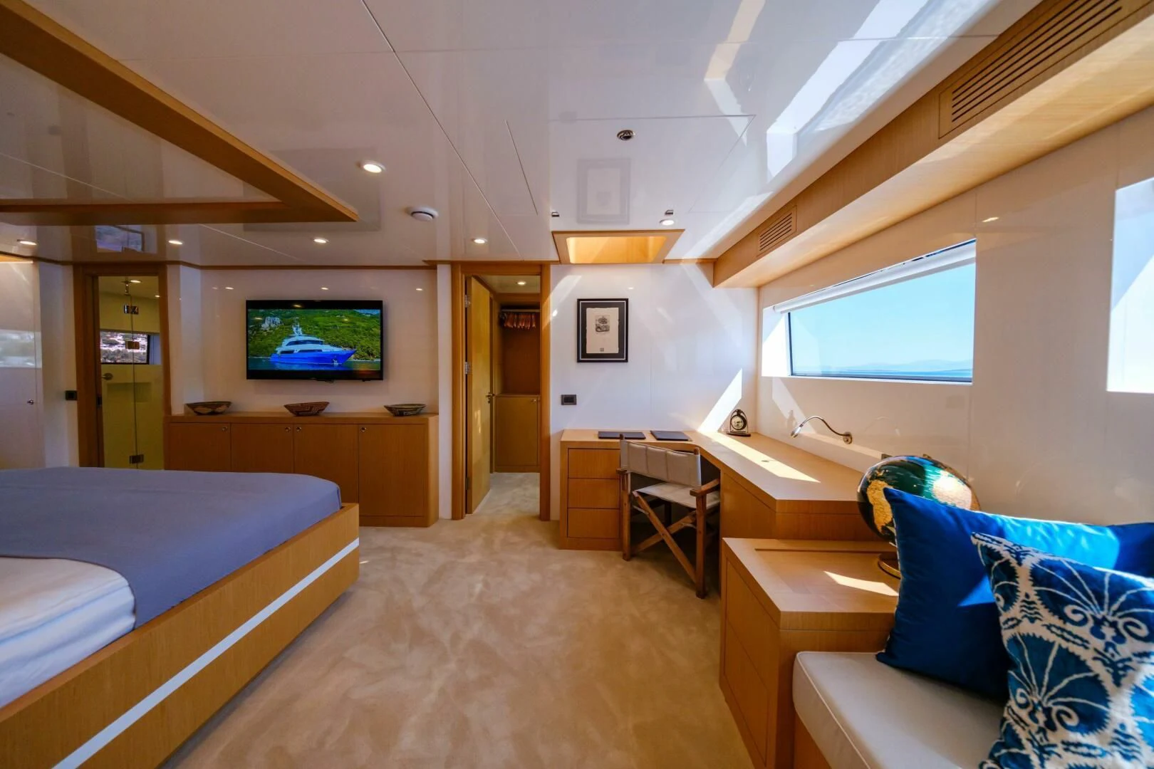 a room with a bed and a tv aboard OTTAWA IV Yacht for Sale