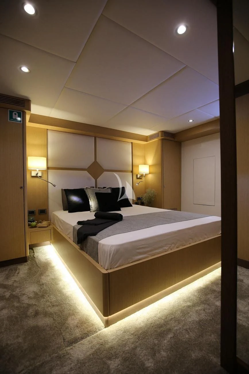 a hotel room with a bed aboard OTTAWA IV Yacht for Sale
