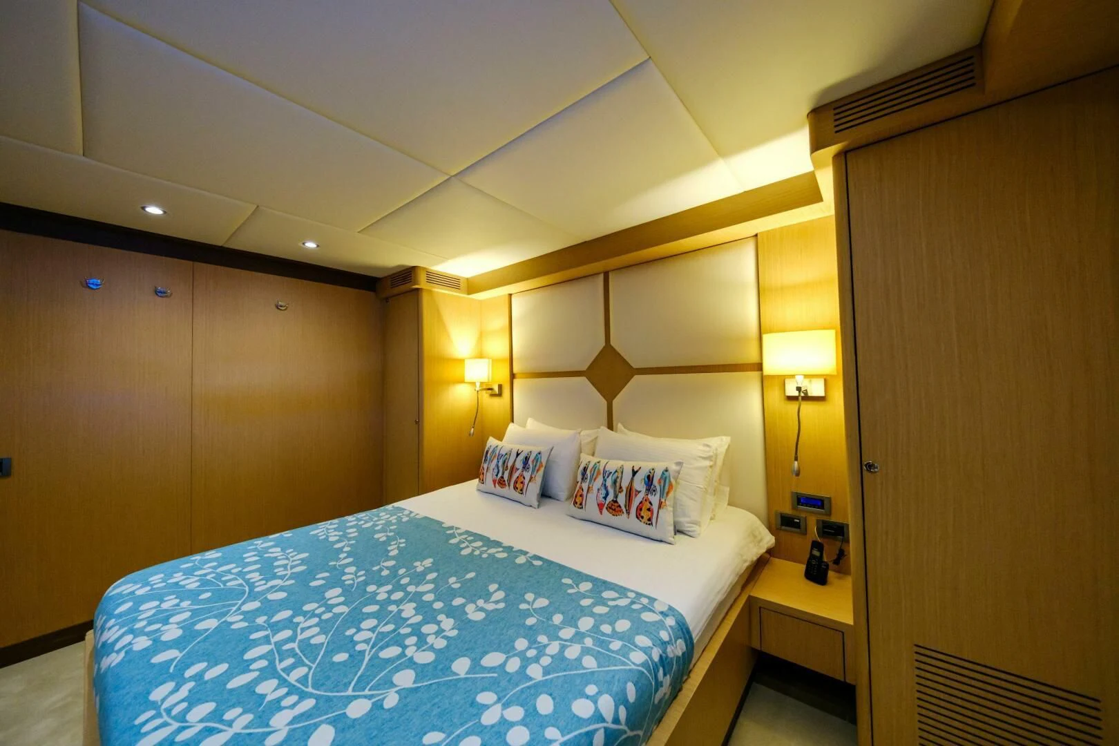a hotel room with a bed aboard OTTAWA IV Yacht for Sale