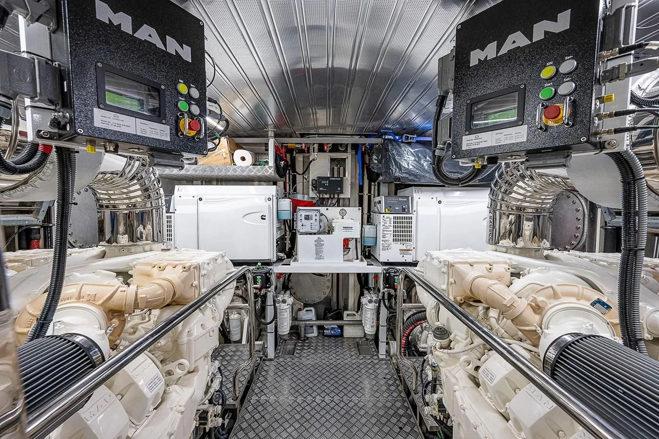 a machine with a machine aboard SO SO NICE Yacht for Sale