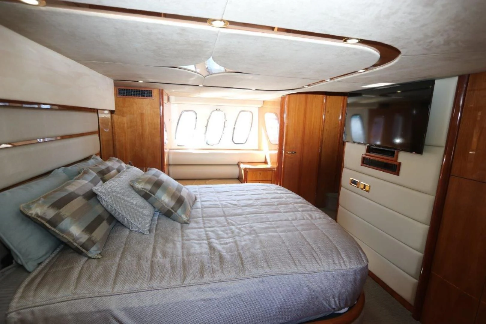 a cabin with a bed aboard SECOND THOUGHTS Yacht for Sale