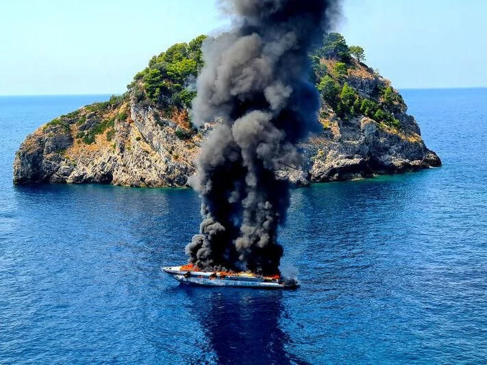 a boat in the water aboard CINQUE Yacht for Sale