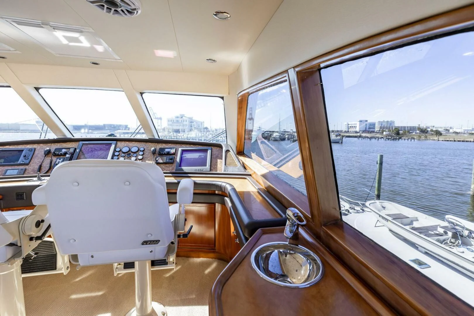 inside of a boat aboard REEL BUSY Yacht for Sale