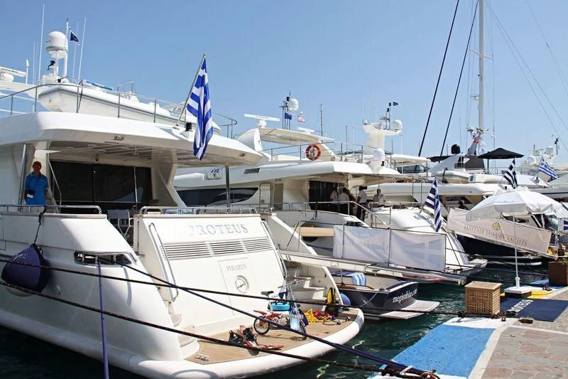 a boat docked at a pier aboard HUNTER Yacht for Sale
