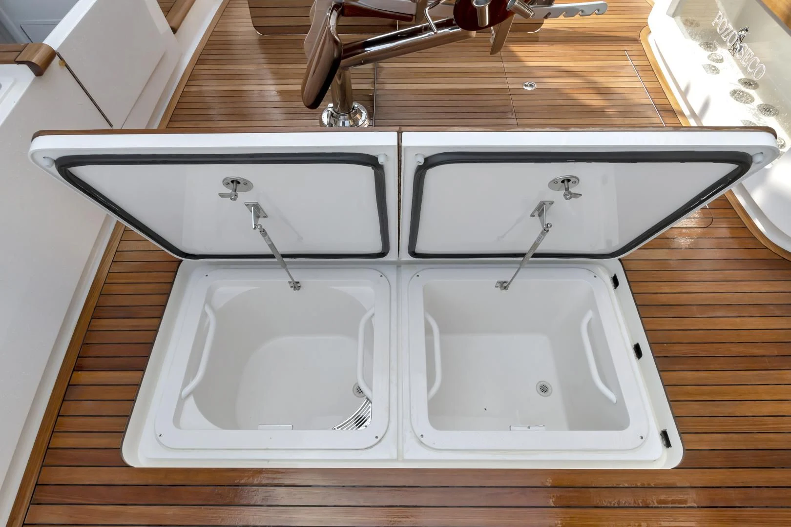 a white washing machine aboard POZO SECO Yacht for Sale