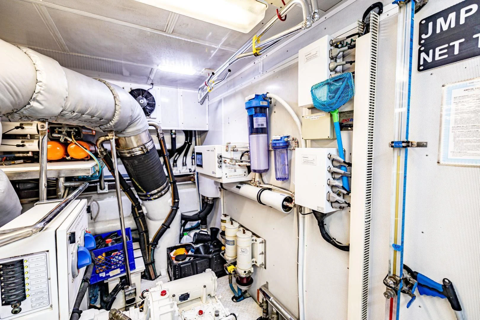 a room with a few machines aboard PINGUINITO Yacht for Sale