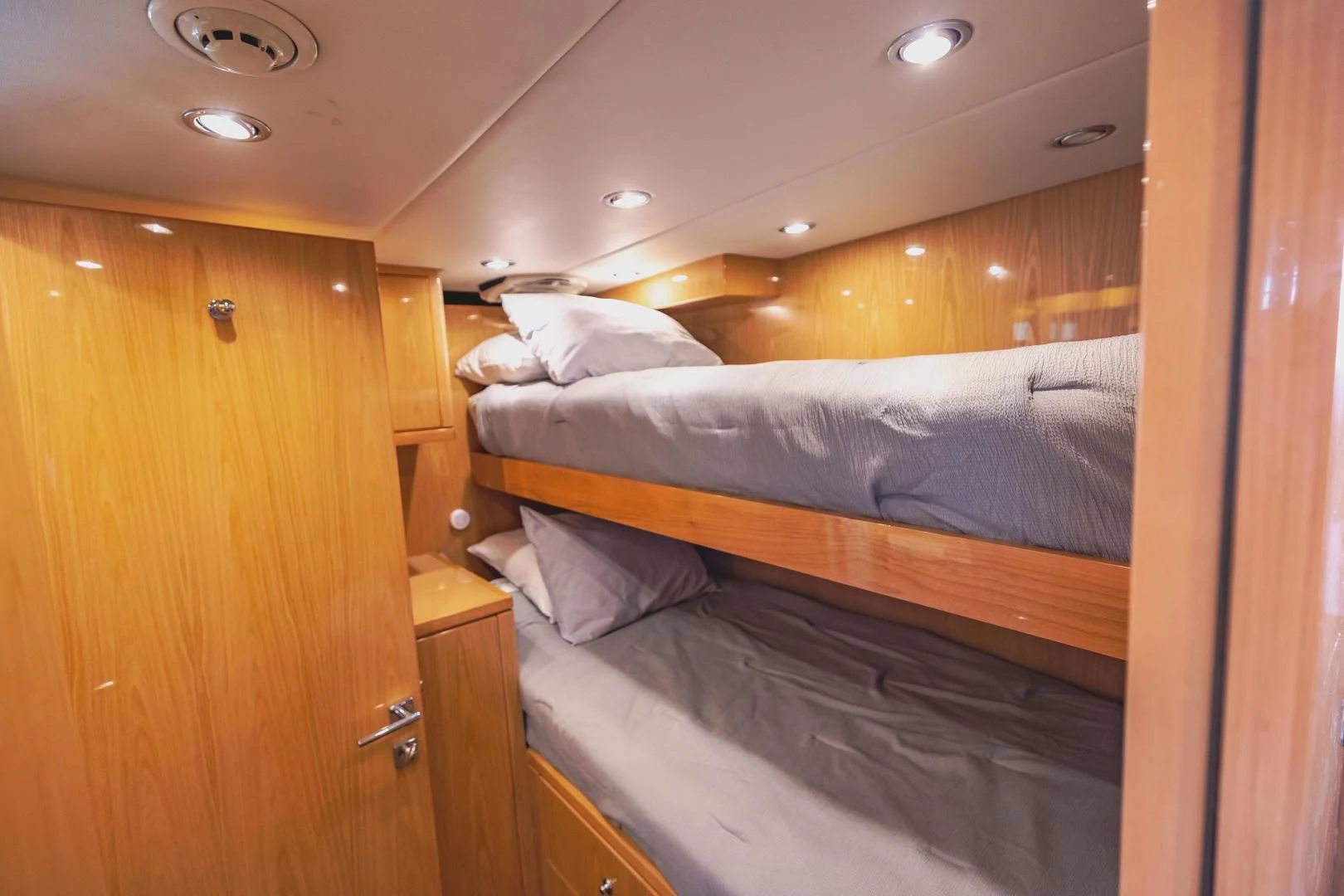a room with two beds aboard PINGUINITO Yacht for Sale