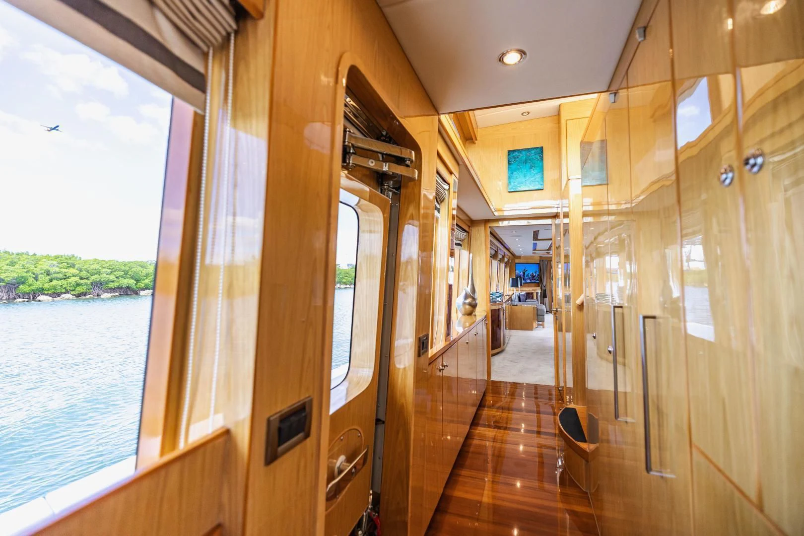 inside of a boat aboard PINGUINITO Yacht for Sale