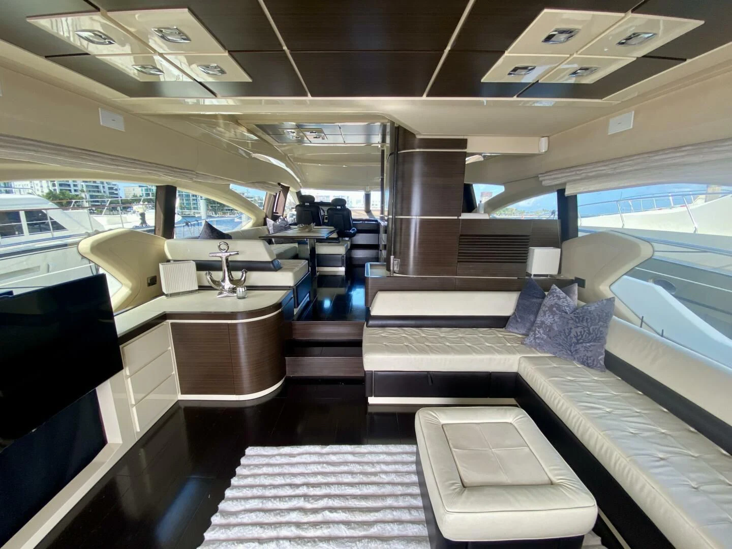 inside of a bus aboard SOMEWHERE I BELONG Yacht for Sale