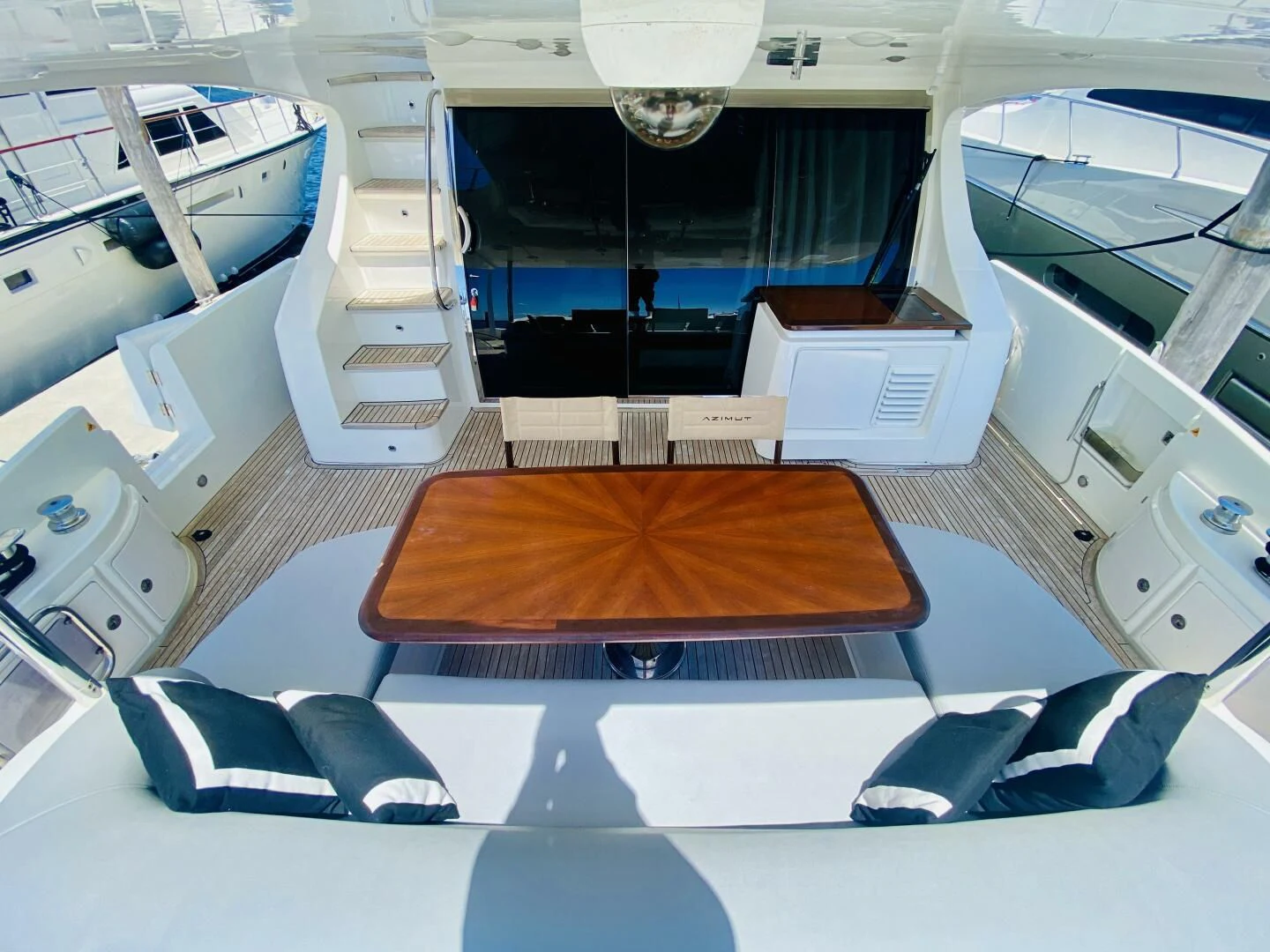 inside of a boat aboard SOMEWHERE I BELONG Yacht for Sale