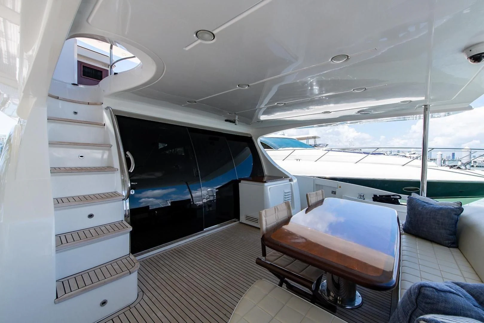 inside of a boat aboard SOMEWHERE I BELONG Yacht for Sale