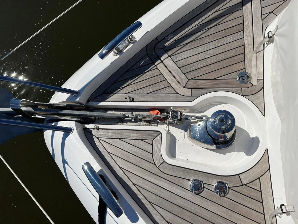diagram aboard 66 MANHATTAN Yacht for Sale