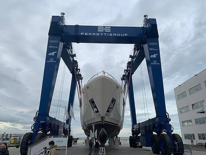 a large blue and white crane aboard JOANNA B Yacht for Sale