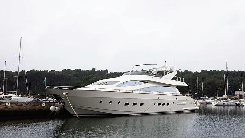 a boat in the water aboard ALDA 2 Yacht for Sale