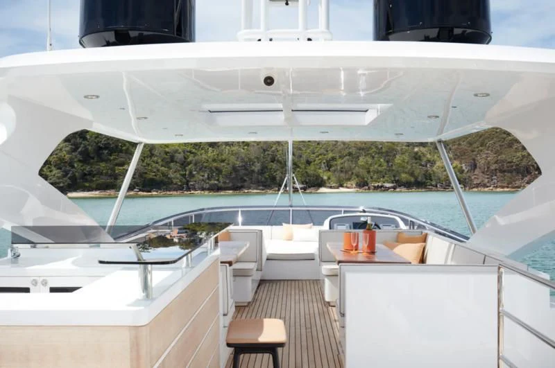 a large white building with a large white roof aboard LONGREEF 90/01 SX Yacht for Sale