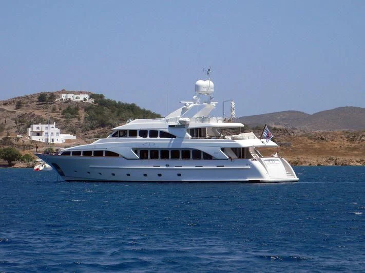 a boat in the water aboard BLIND DATE TOO Yacht for Sale